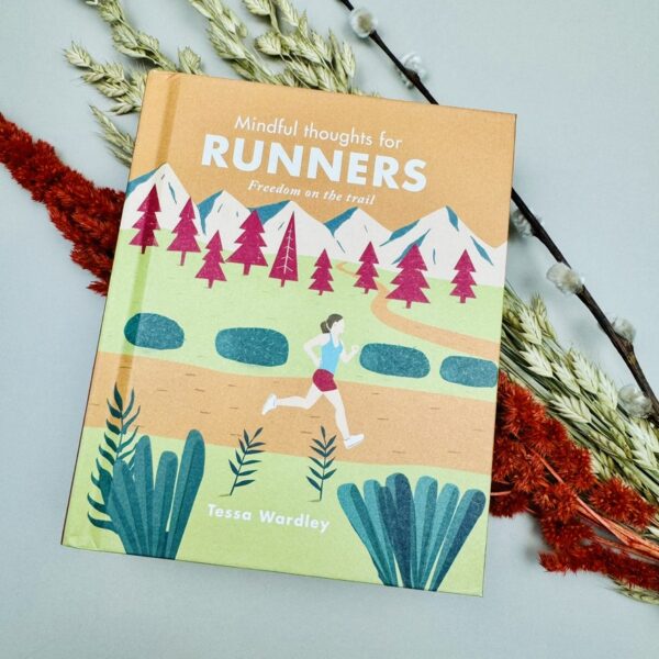 A picture of the Mindful thougths for Runners books, part of the runners wellness gift box.