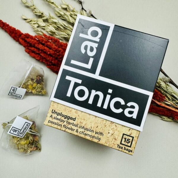 A picture of the of Lab Tonica Unplugged Tea which is part of the runners wellness gift box.