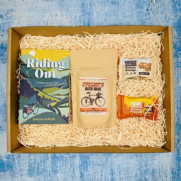 A picture of the products in cluded in the Mini Cyclist Gift Box in the MindFill packaging.