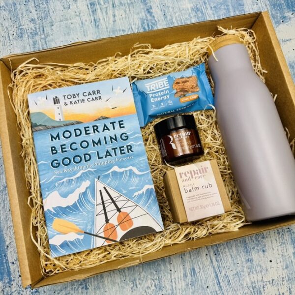A kayaking gift for the adventure seekers. This picture of the range of products that are included in the Kayaking Wellness Box presented in MindFill