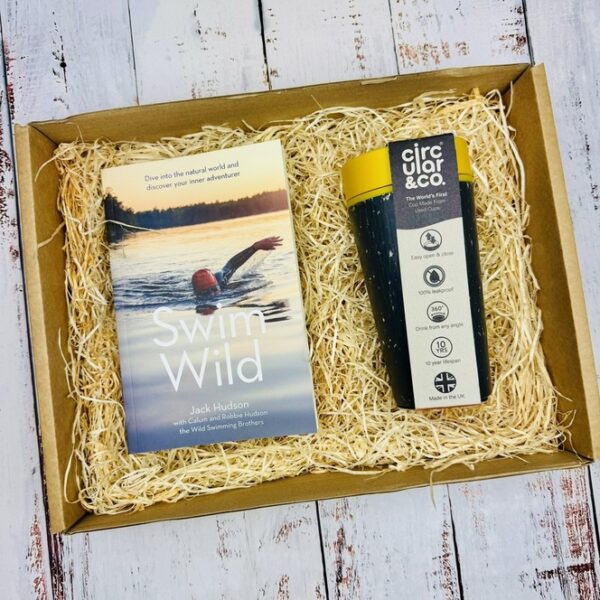 A picture of the gift for Wild swimmer enthusiasts prestend in the MindFill packaging.