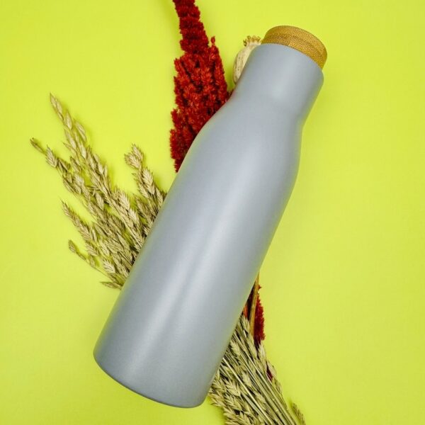 A picture o the water bottle that is included in the Thoughtful Walker Gift Box